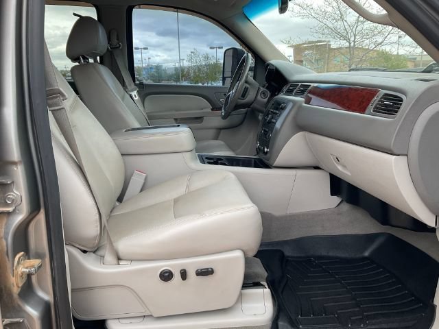 Used 2014 GMC Sierra 3500 SLT w/ SLT Convenience Package AWD/4WD image 21