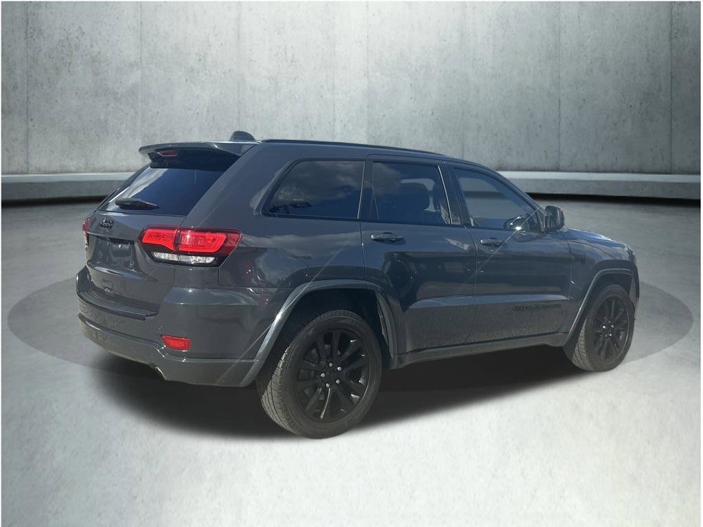 Used 2017 Jeep Grand Cherokee Altitude AWD/4WD image 6