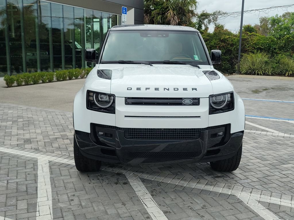 New 2026 Land Rover Defender 90 V8 AWD/4WD image 8