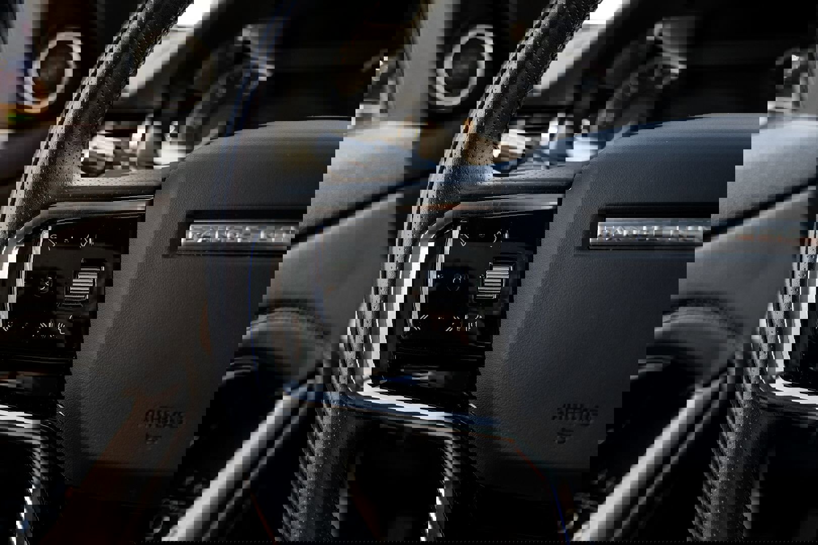 Used 2021 Land Rover Range Rover Evoque R-Dynamic S image 13