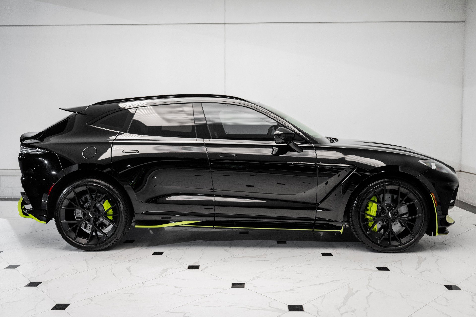 Used 2024 Aston Martin DBX 707 image 41