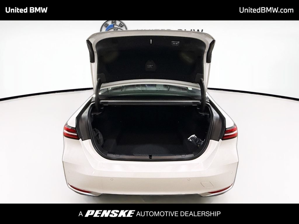 Used 2026 BMW 530i w/ Premium Package RWD image 14