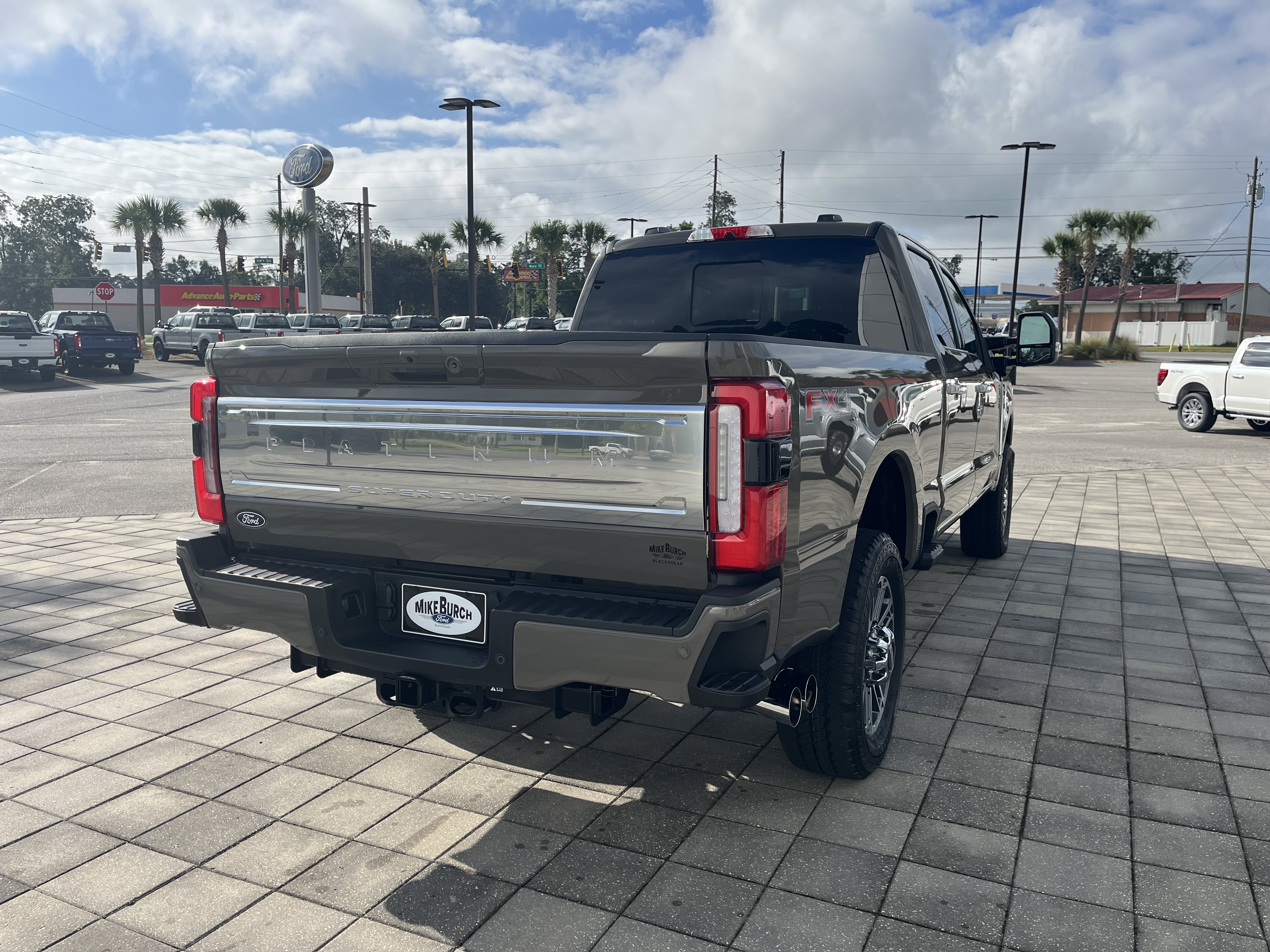 New 2027 Ford F350 Platinum w/ Platinum Plus Package AWD/4WD image 7