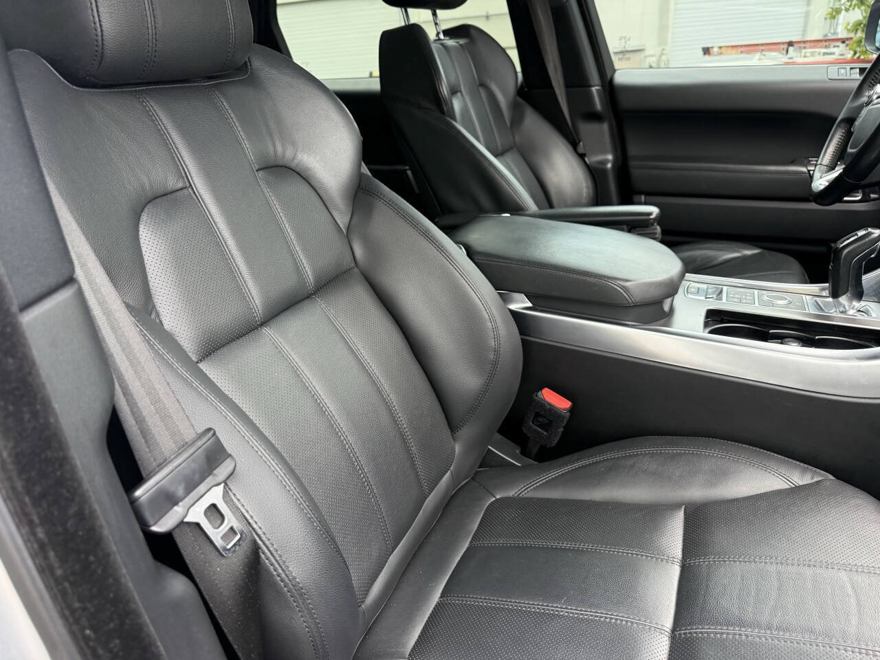 Used 2016 Land Rover Range Rover Sport SE AWD/4WD image 13