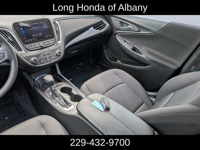 Used 2022 Chevrolet Malibu LT FWD image 18