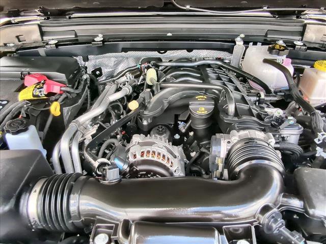 Used 2025 Jeep Gladiator Rubicon w/ Convenience Group AWD/4WD image 24