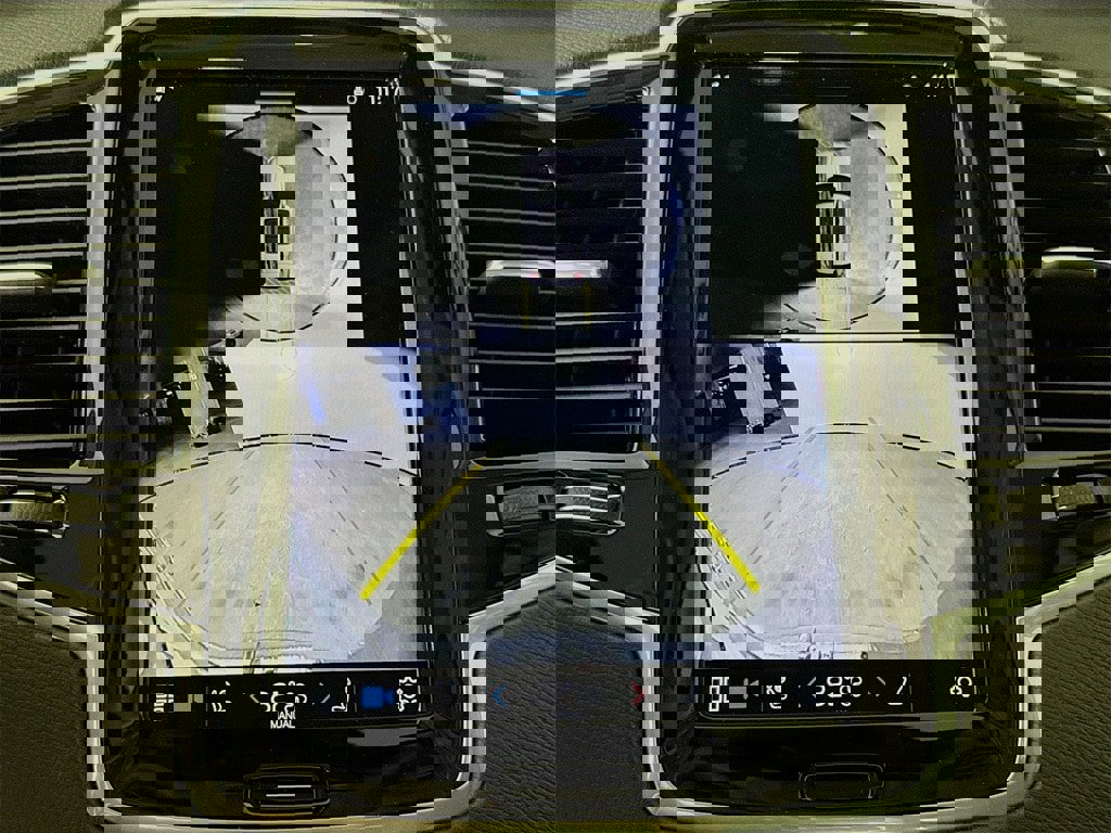 Certified 2025 Volvo XC90 B6 Plus image 14