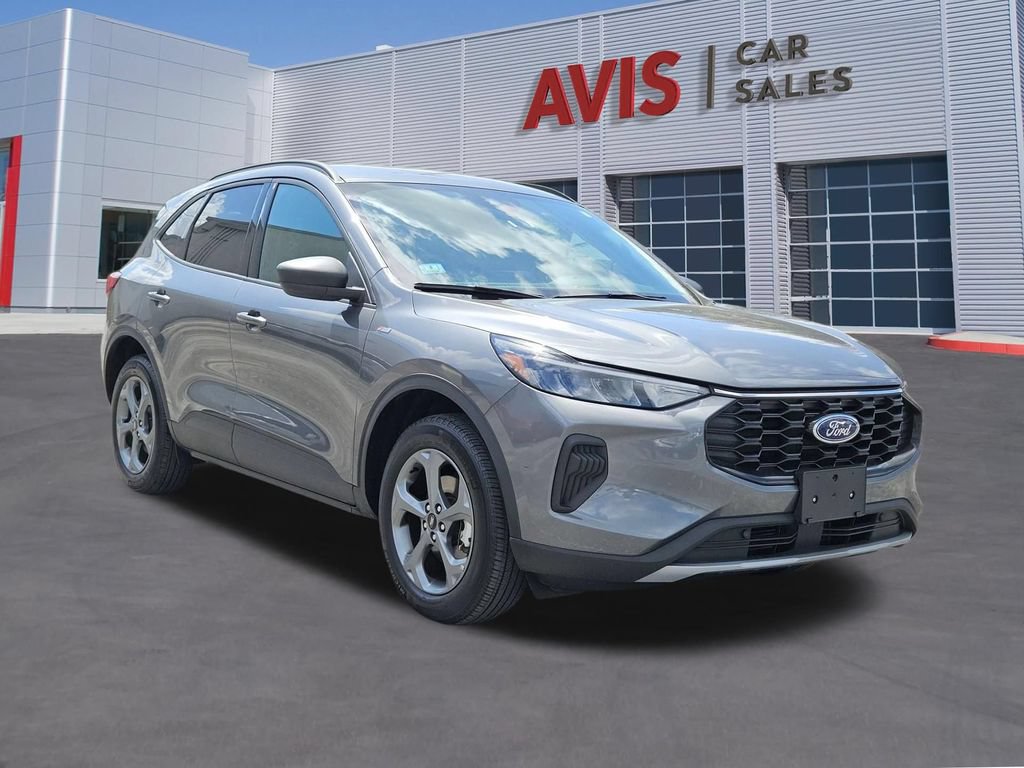Used 2025 Ford Escape ST-Line AWD/4WD image 3