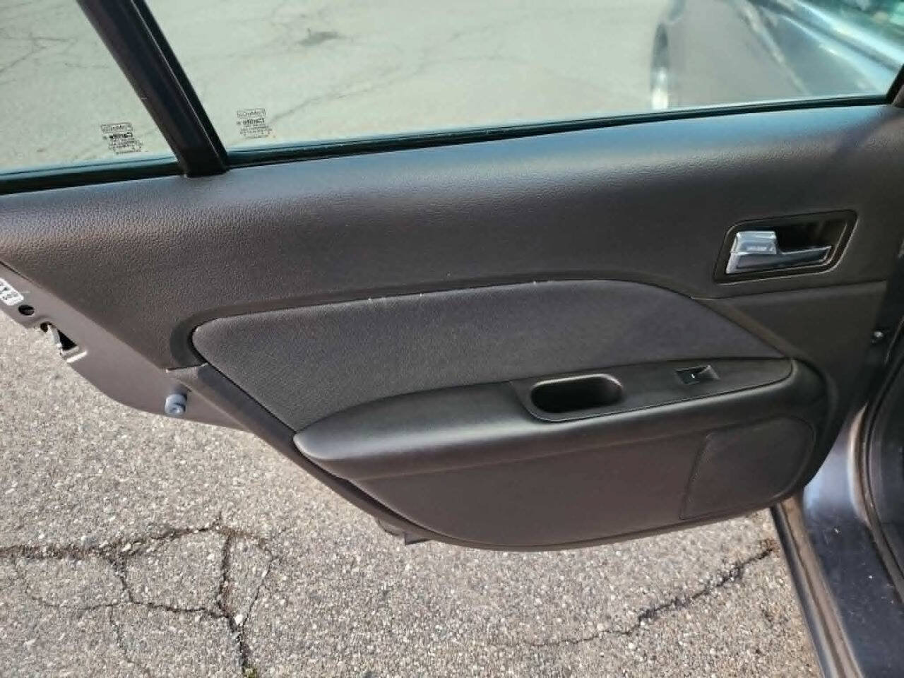 Used 2010 Ford Fusion SE FWD image 12