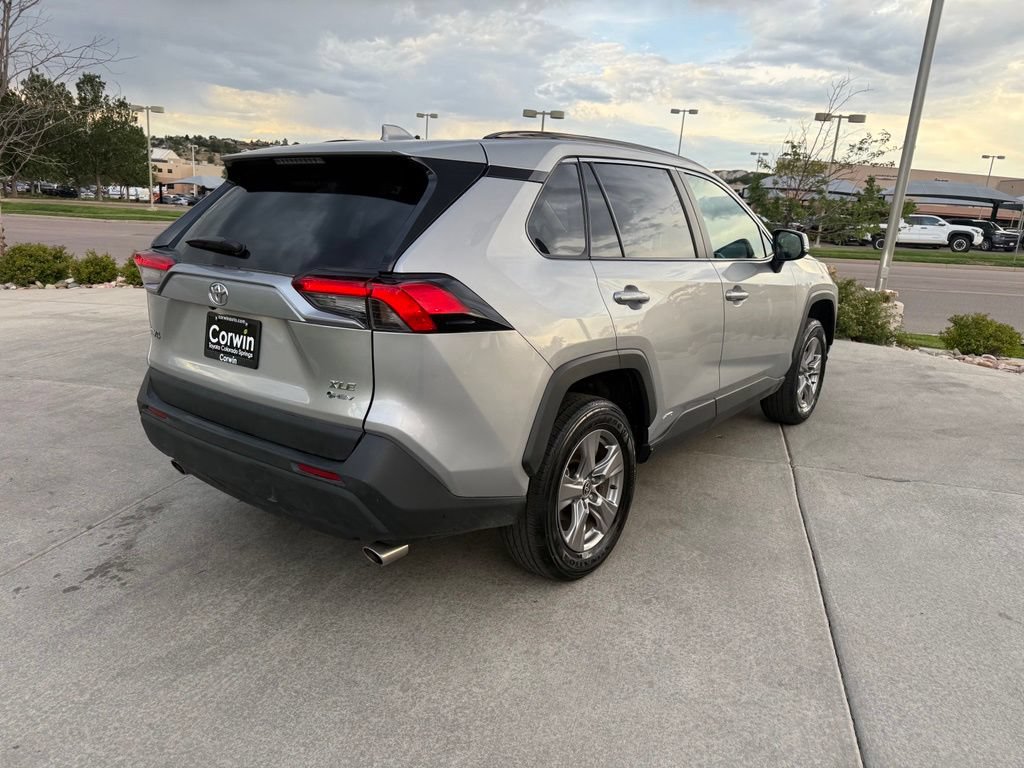 Used 2025 Toyota RAV4 XLE AWD/4WD image 8