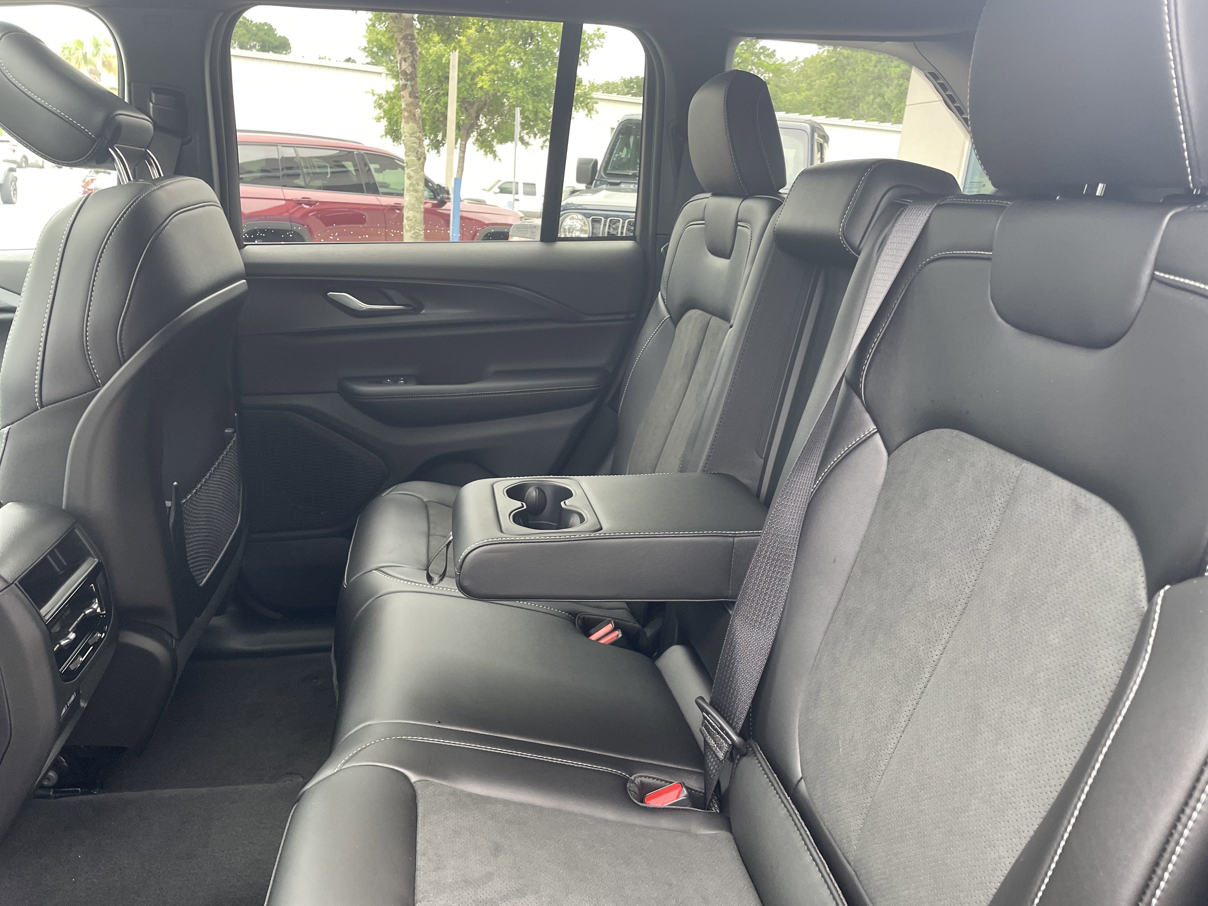 New 2025 Jeep Grand Cherokee Altitude image 58