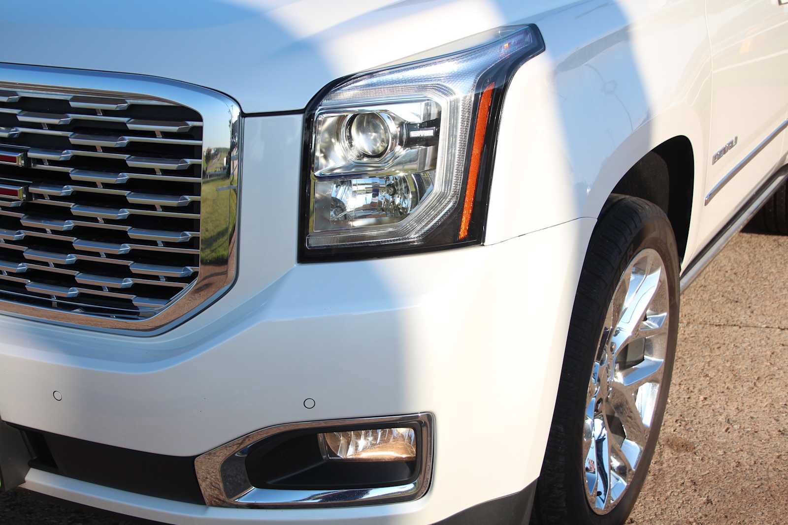 Used 2020 GMC Yukon Denali w/ Open Road Package AWD/4WD image 5