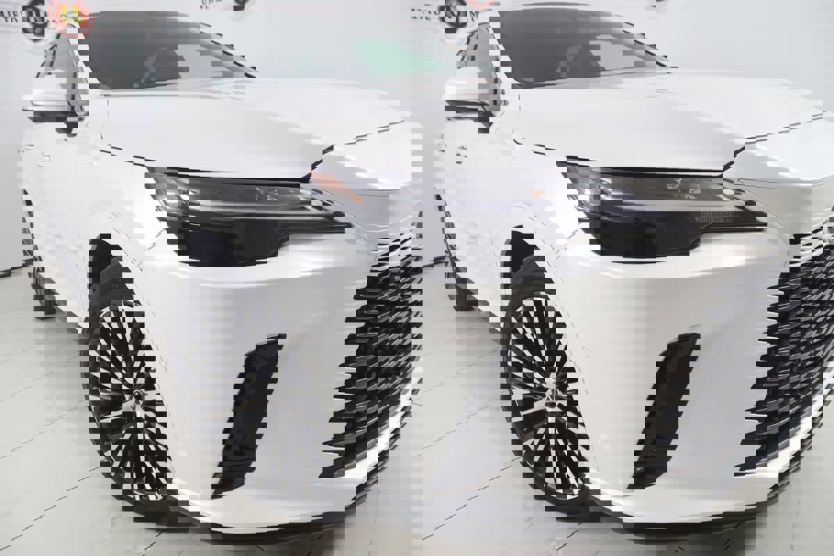 Used 2024 Lexus RX 350 Premium image 17