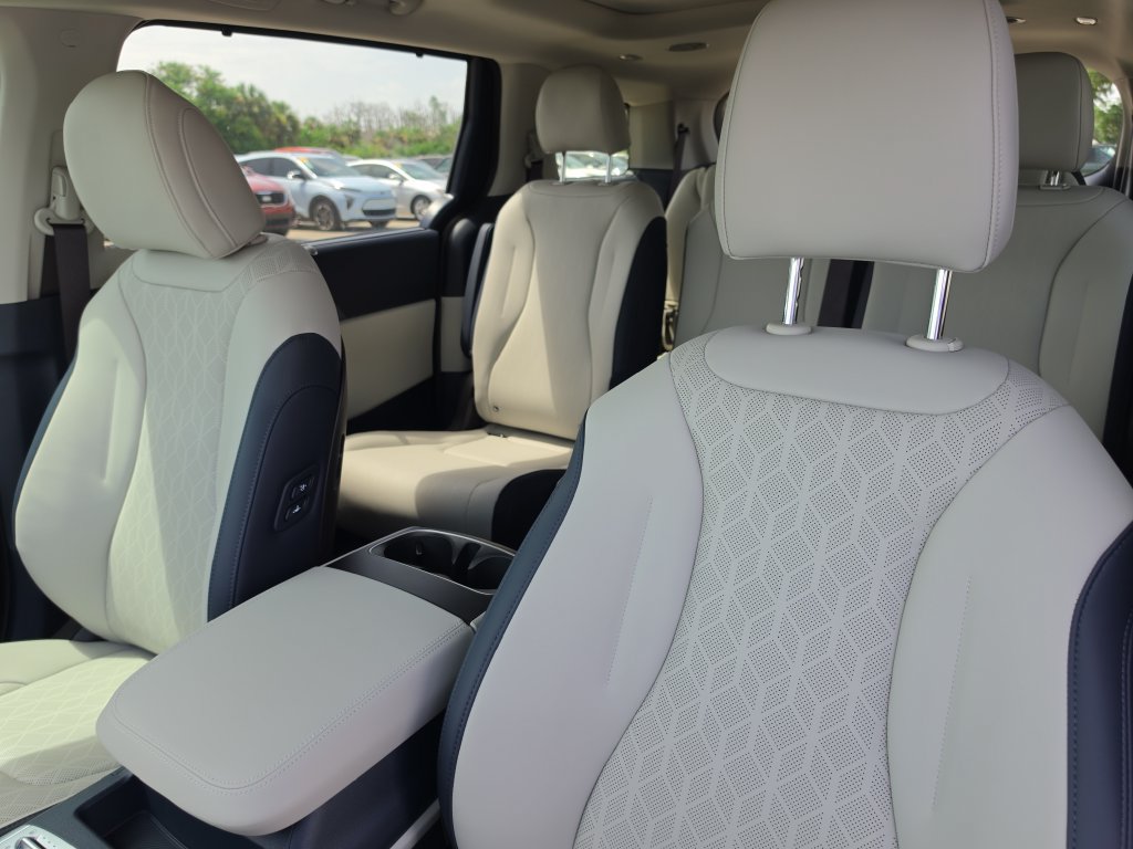 New 2026 Kia Carnival SX FWD image 23