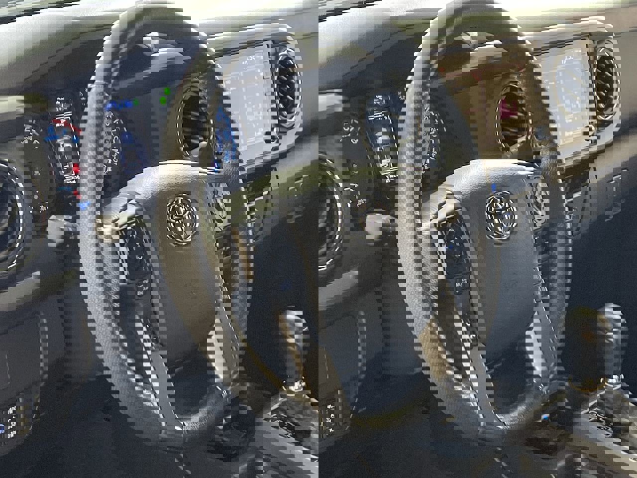 Used 2023 Toyota Tacoma TRD Off-Road image 14