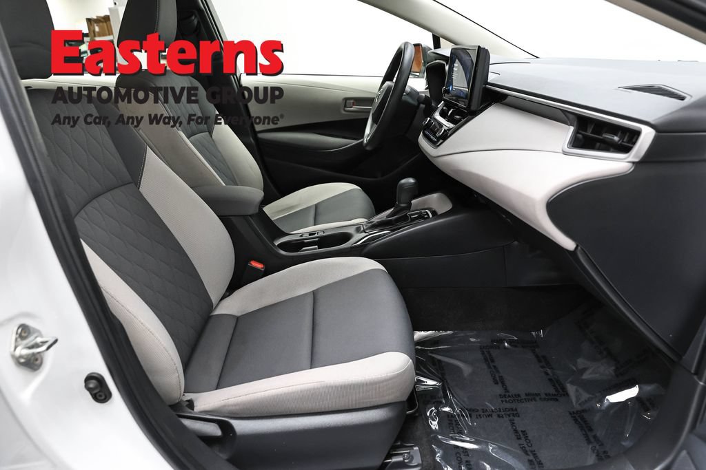 Used 2024 Toyota Corolla LE w/ LE Convenience Package FWD image 24