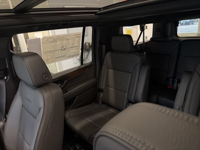 New 2026 GMC Yukon XL Denali w/ Sun & Power Step Package AWD/4WD image 22