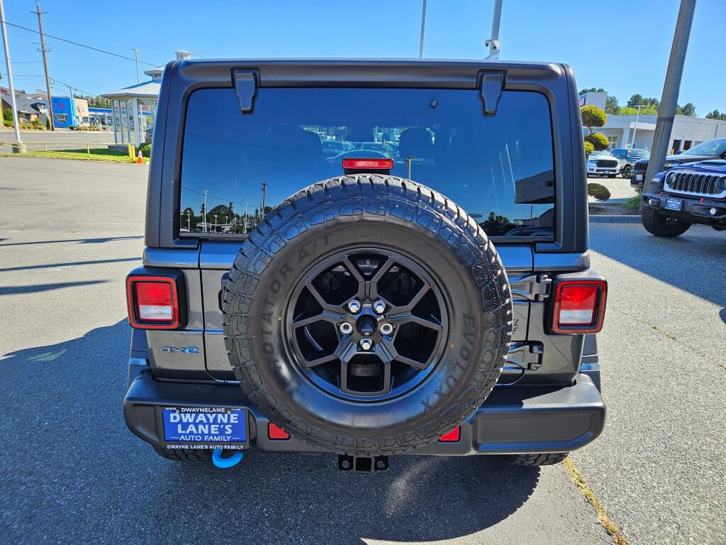 Used 2024 Jeep Wrangler Unlimited AWD/4WD image 4