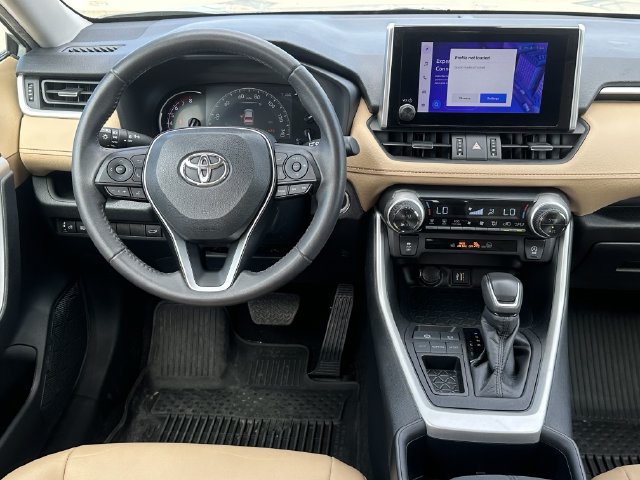 Used 2023 Toyota RAV4 XLE Premium FWD image 11