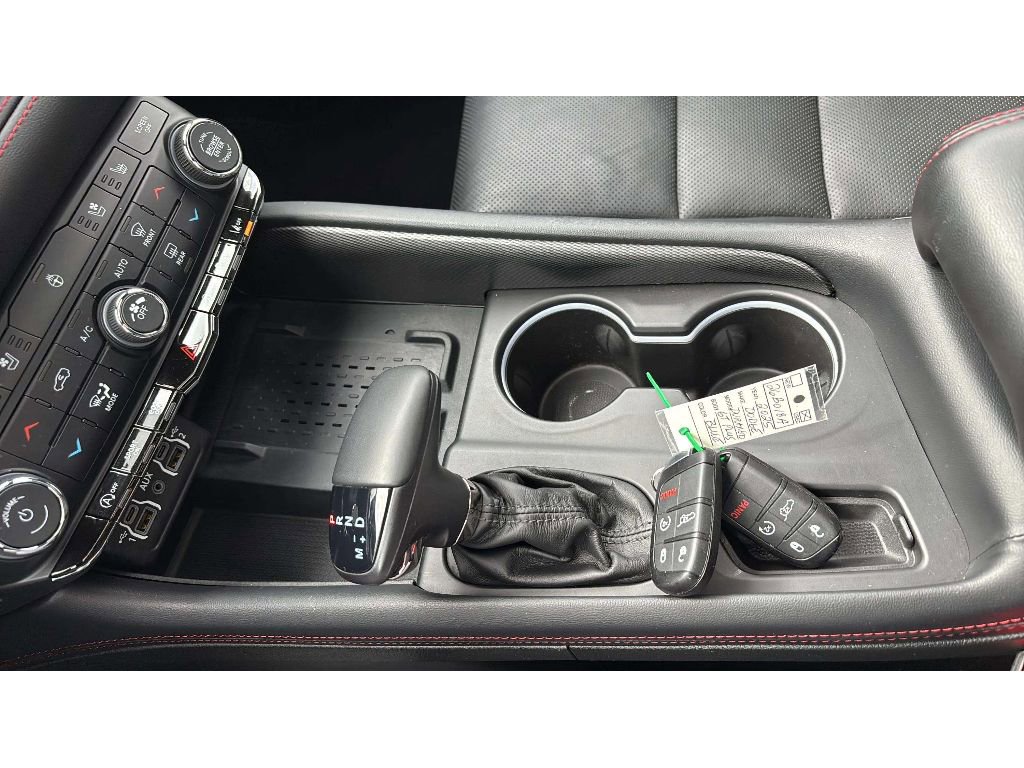 Used 2025 Dodge Durango GT image 24