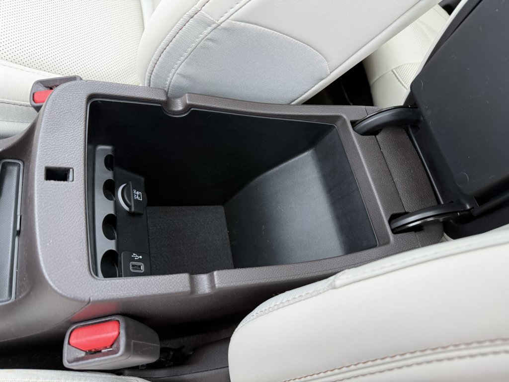 Used 2018 Jeep Cherokee Overland w/ Technology Group image 29