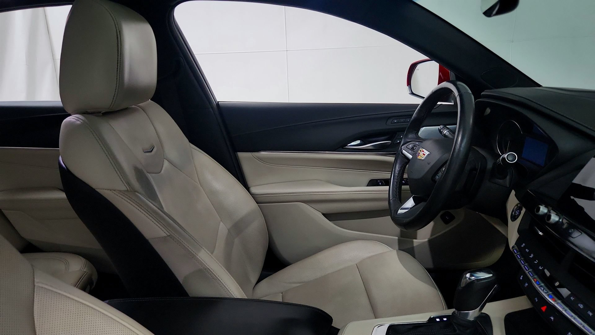 Certified 2024 Cadillac CT4 Premium Luxury AWD/4WD image 30