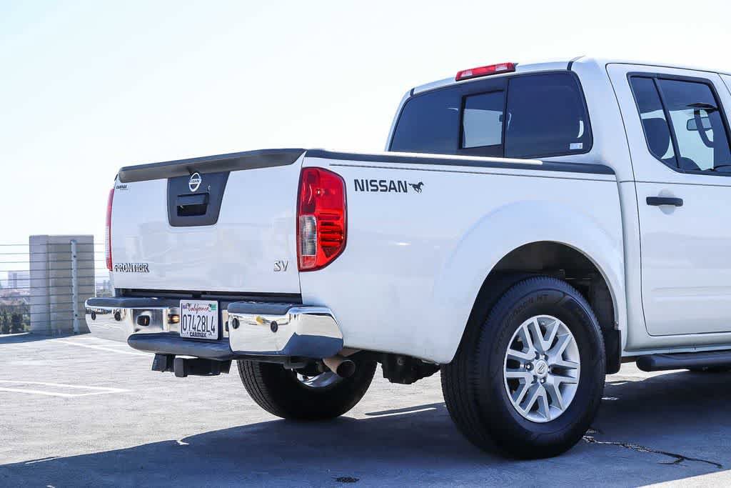 Used 2015 Nissan Frontier SV w/ SV Value Truck Package RWD image 9