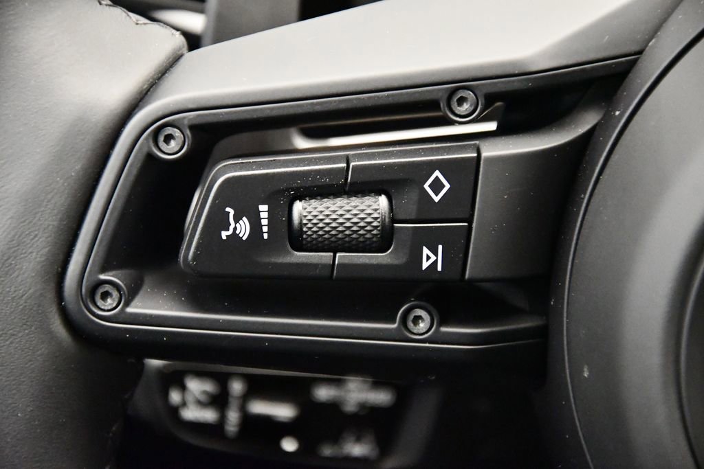 Certified 2024 Porsche Panamera 4 image 28