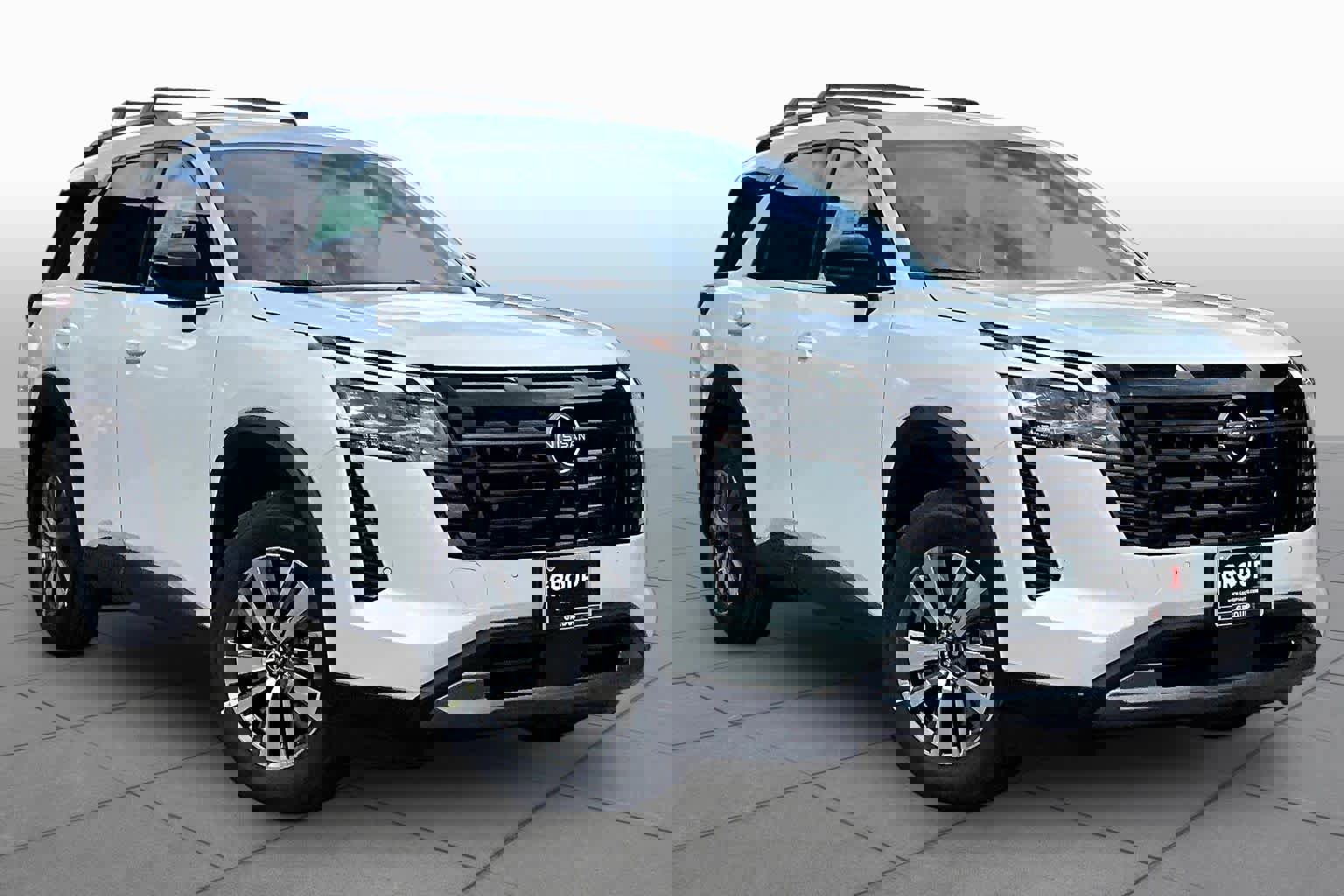 New 2026 Nissan Pathfinder SL image 2