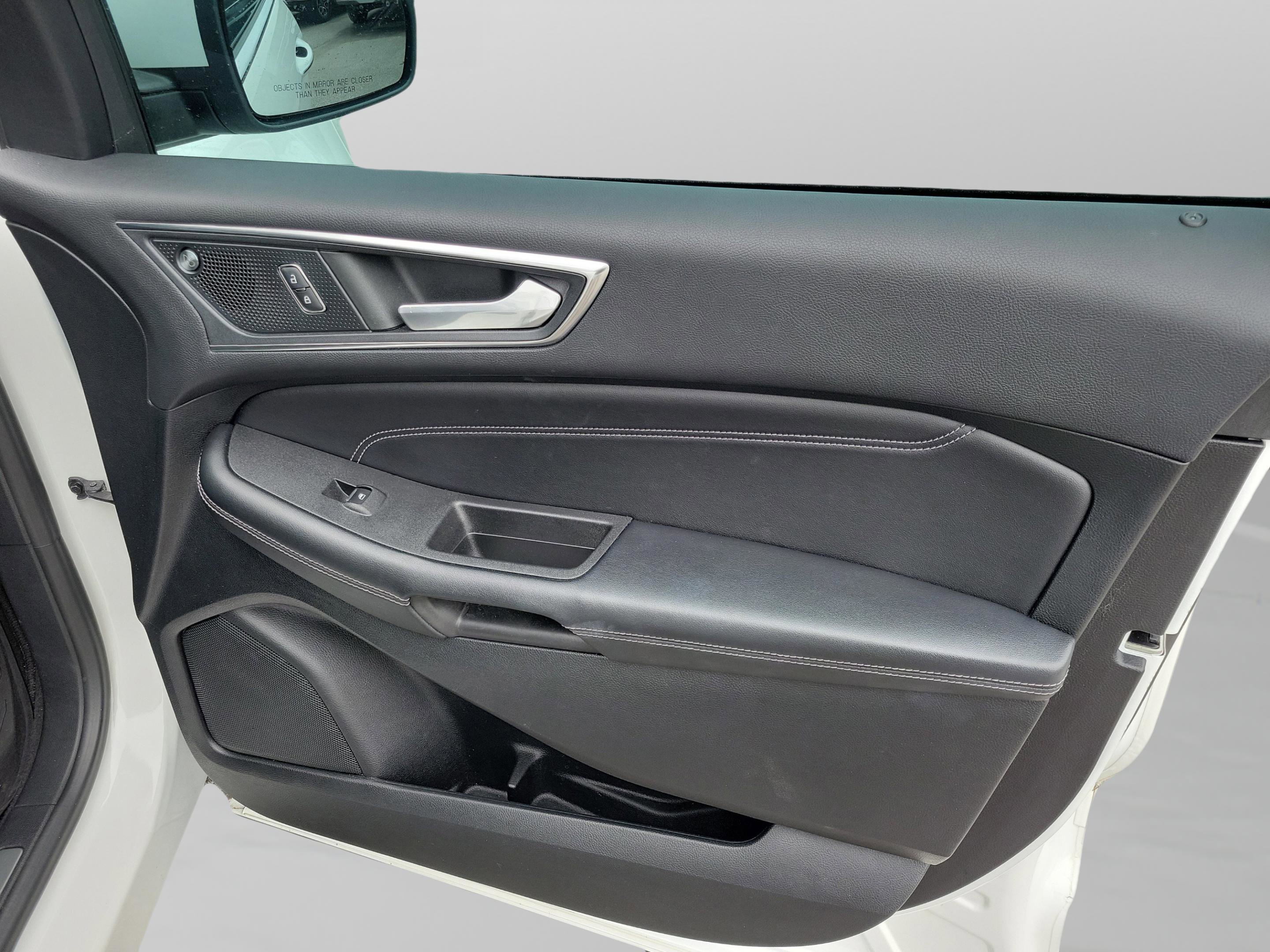 Used 2022 Ford Edge Titanium AWD/4WD image 28