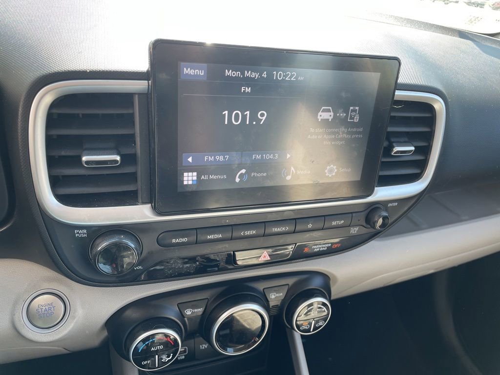 Used 2024 Hyundai Venue SEL FWD image 19