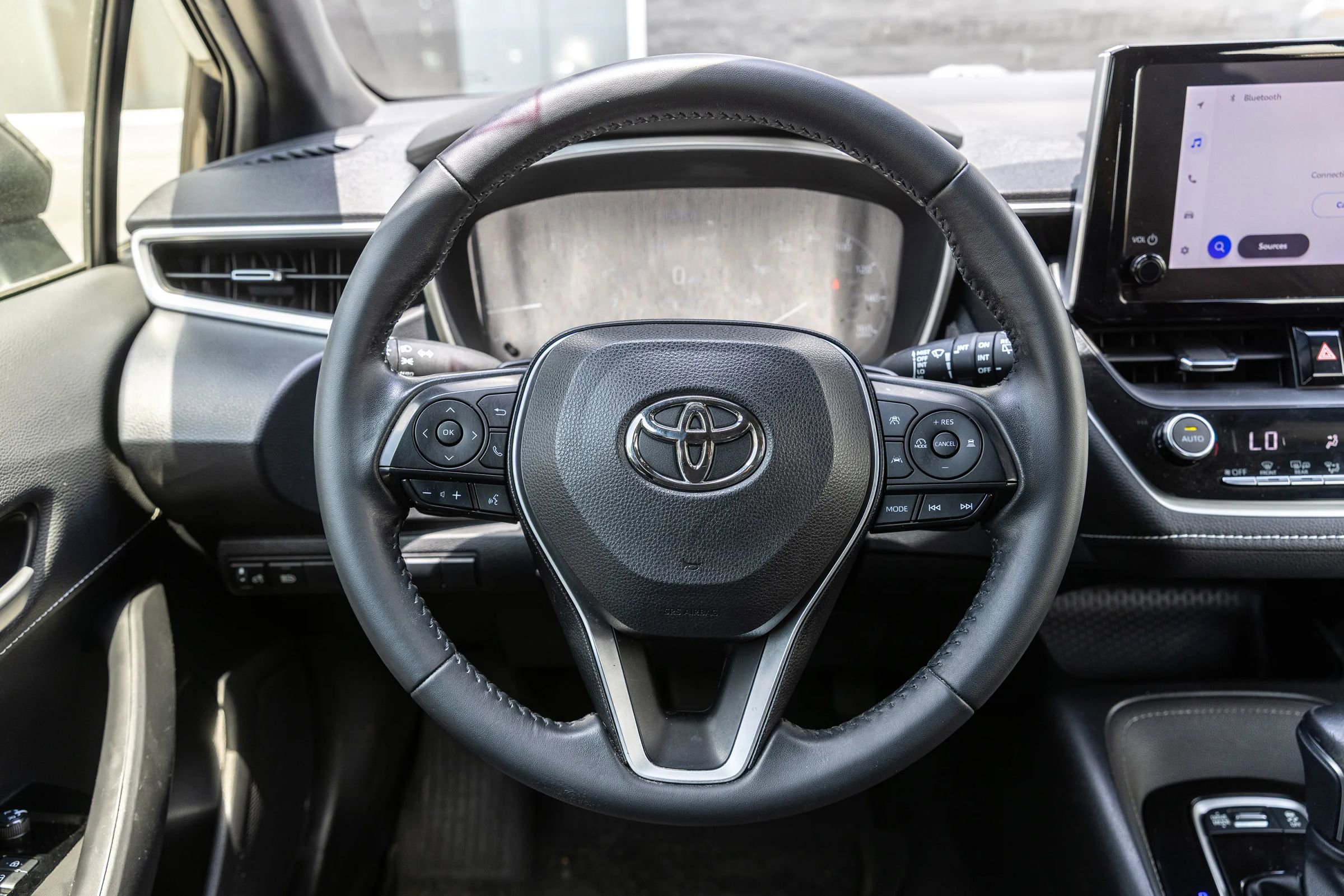 Used 2023 Toyota Corolla SE w/ Blackout Package (TMS) FWD image 27