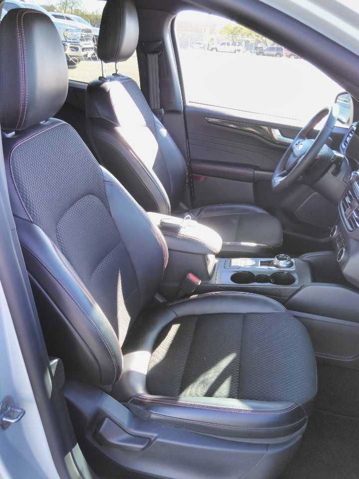 Used 2025 Ford Escape ST-Line Select image 11