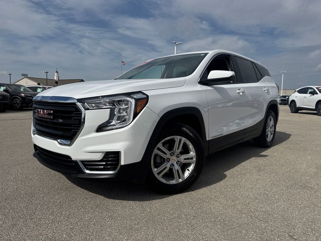 Used 2024 GMC Terrain SLE image 1