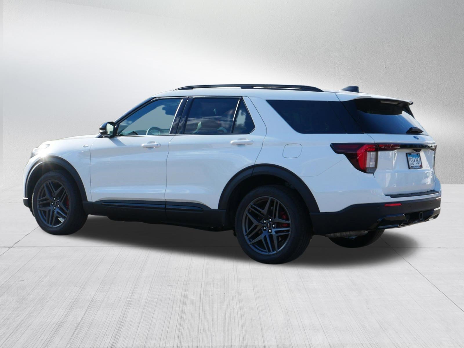 Used 2026 Ford Explorer ST-Line w/ ST-Line Street Pack AWD/4WD image 5