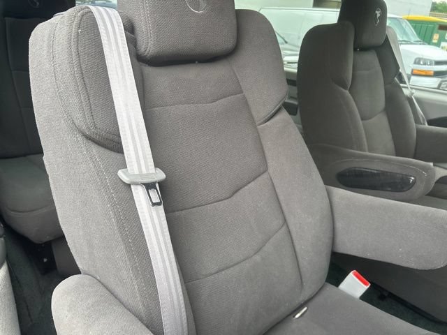 Used 2021 Chevrolet Express 2500 LS w/ Enhanced Convenience Package RWD image 19