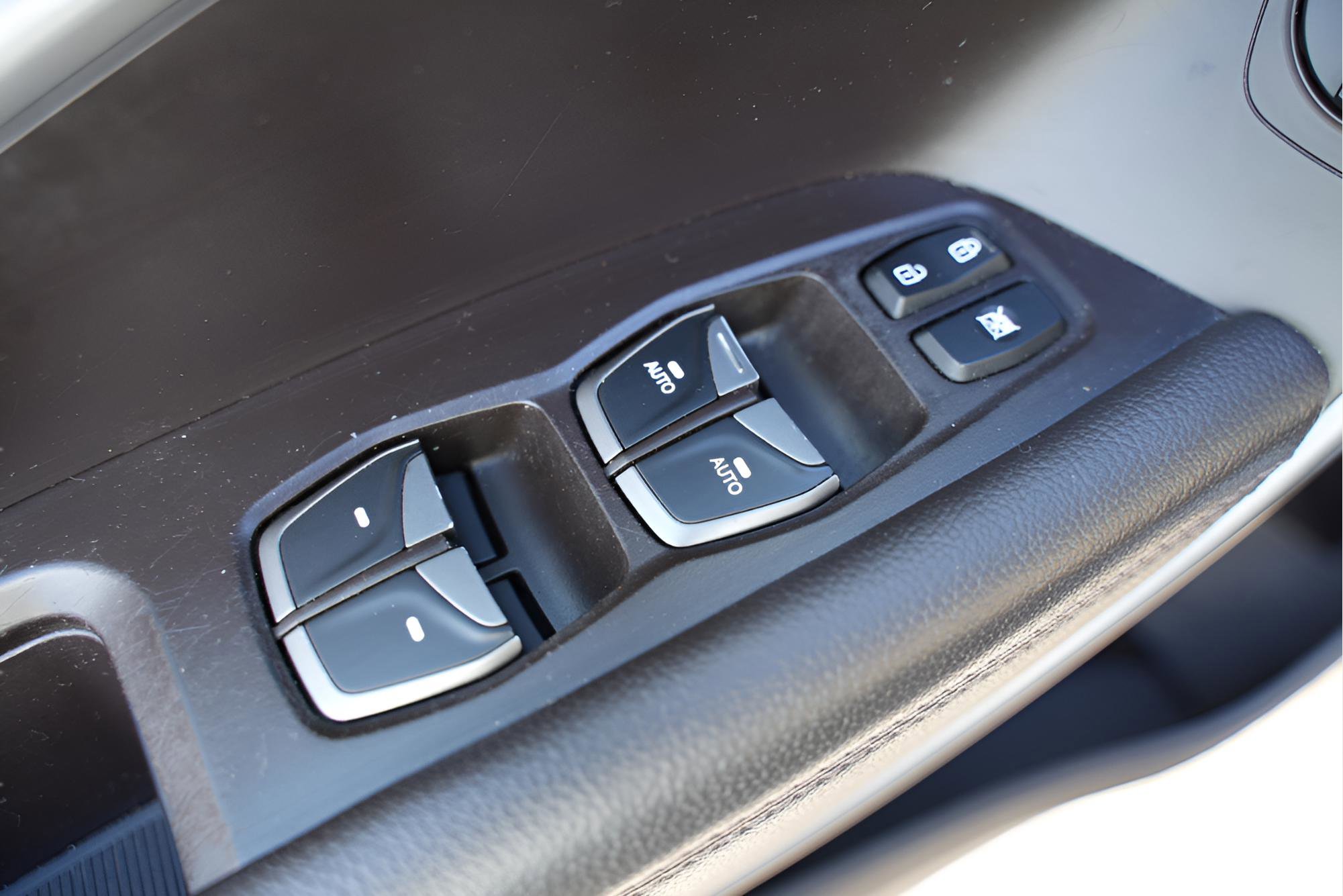 Used 2017 Hyundai Santa Fe Sport w/ Cargo Package image 26