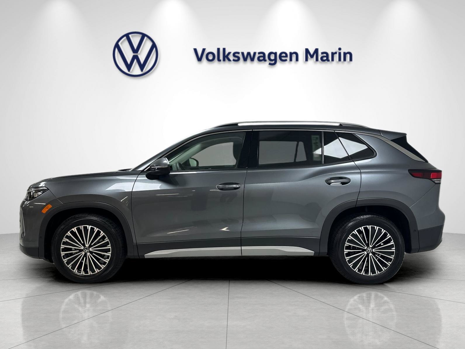 New 2026 Volkswagen Tiguan S FWD image 2