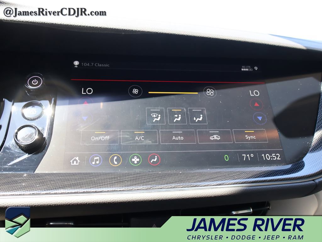 Used 2023 Buick Envision Essence AWD/4WD image 33