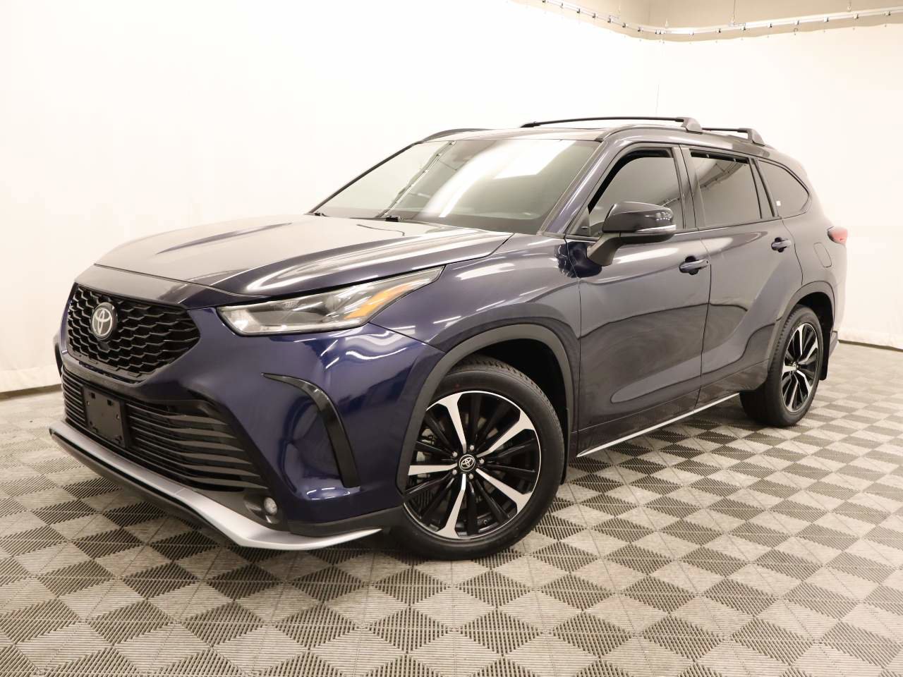 Used 2021 Toyota Highlander XSE