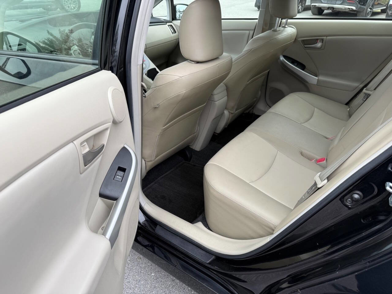 Used 2013 Toyota Prius Four w/ Deluxe Solar Roof Pkg FWD image 11