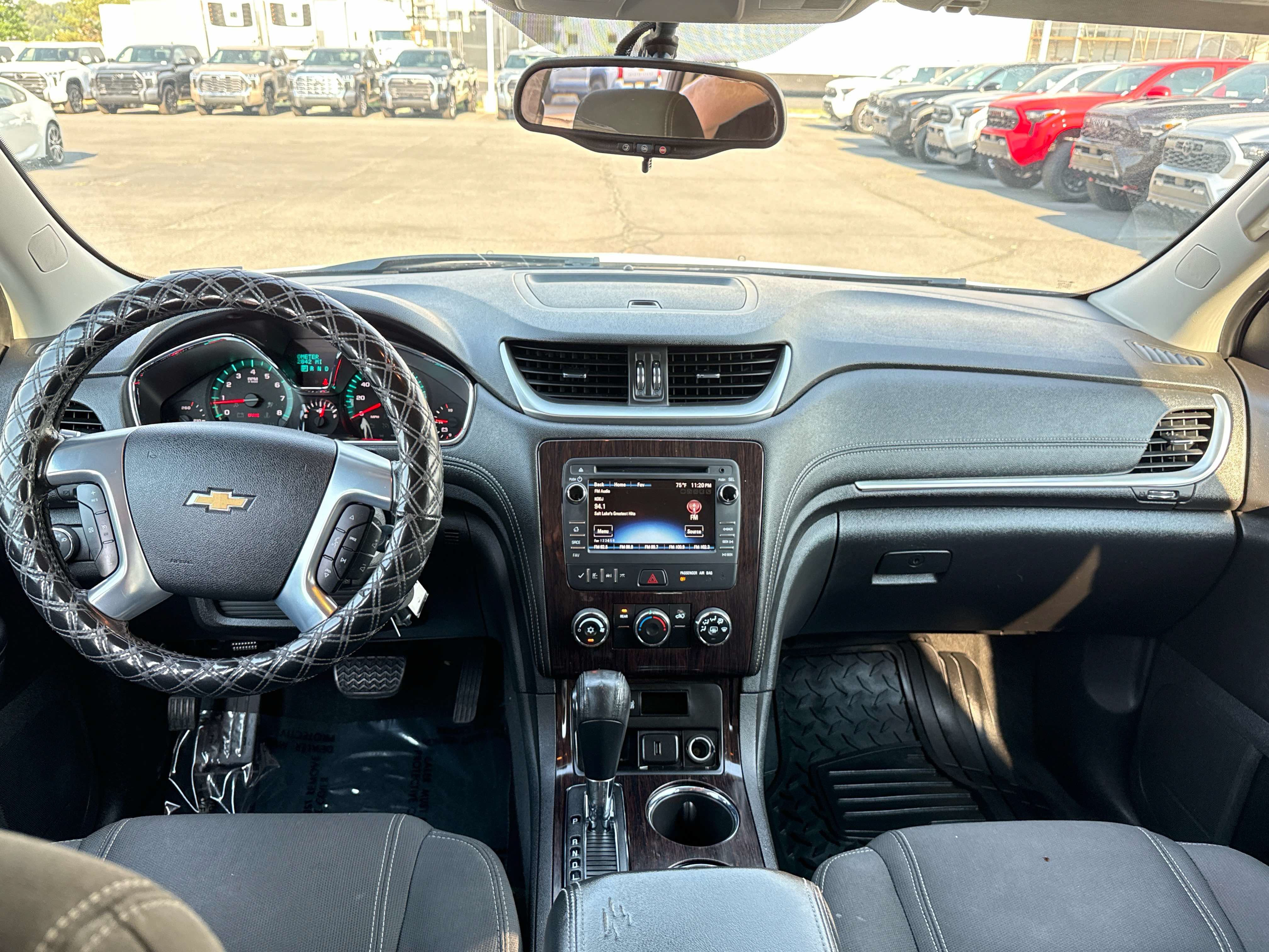 Used 2017 Chevrolet Traverse LT FWD image 15