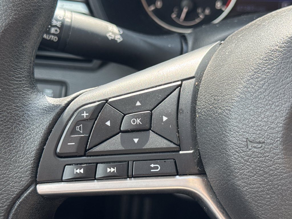 Used 2025 Nissan Altima 2.5 SV AWD/4WD image 25