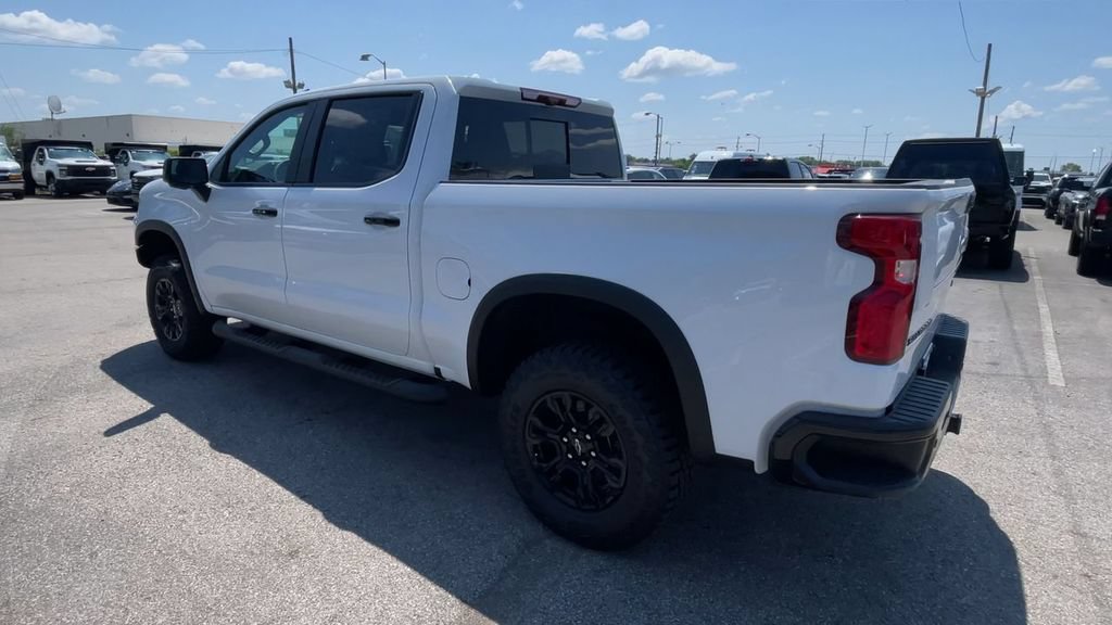 New 2026 Chevrolet Silverado 1500 ZR2 w/ LPO, Dark Essentials Package AWD/4WD image 8