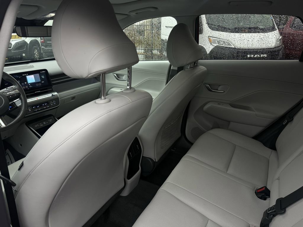 Used 2024 Hyundai Kona Limited image 32