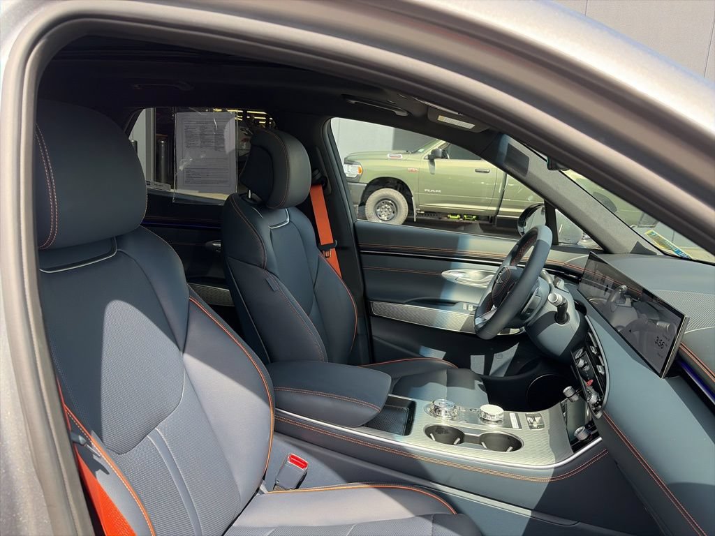 Certified 2026 Genesis GV70 2.5T Sport Prestige AWD/4WD image 9