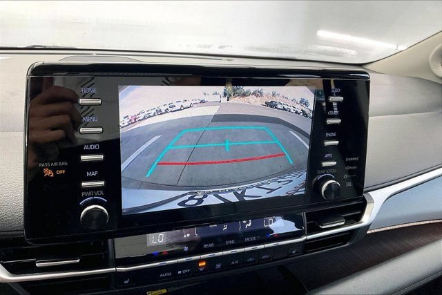 Used 2022 Toyota Sienna XLE w/ XLE Plus Package FWD image 24