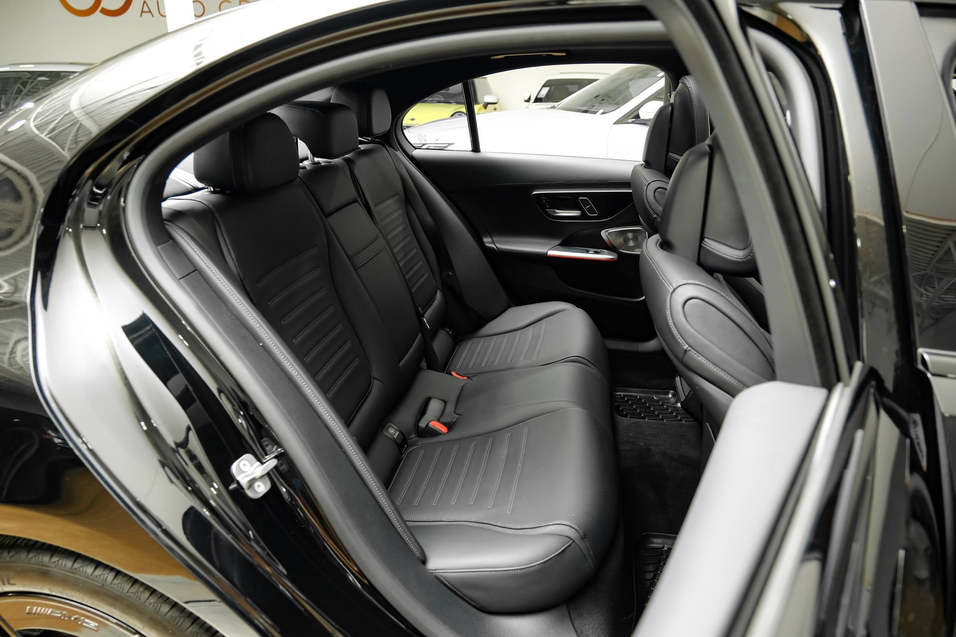 Used 2025 Mercedes-Benz C 300 4MATIC Sedan w/ AMG Line w/ Night Package image 43