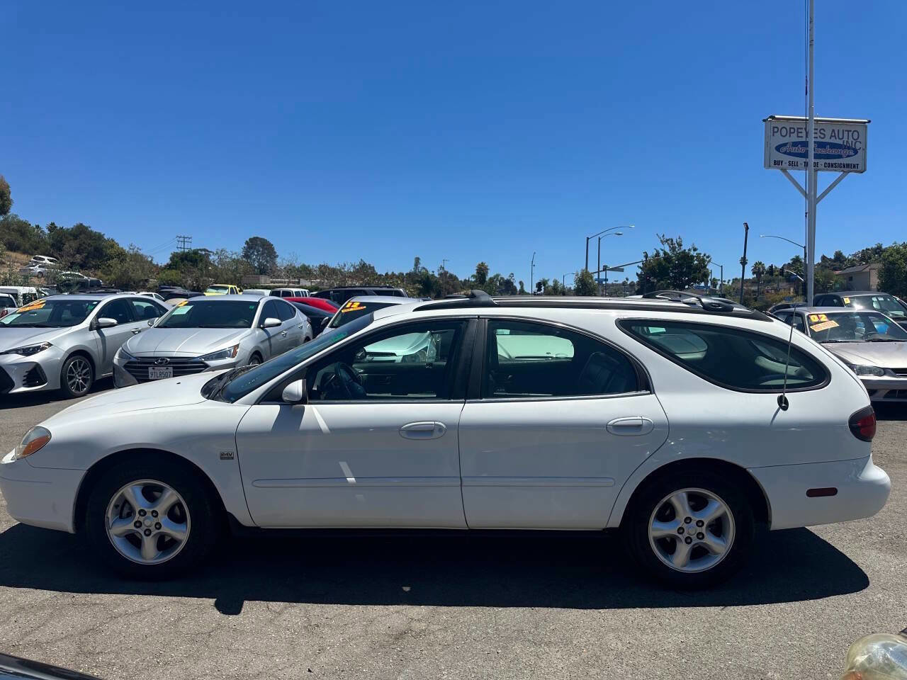 Used 2000 Ford Taurus SE image 4