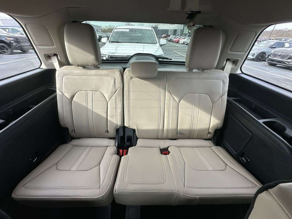 Used 2023 Ford Expedition Limited AWD/4WD image 24